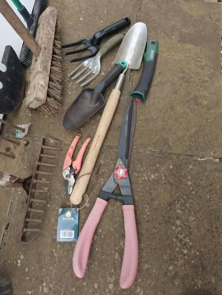 Photo of free Garden Tools (Craiglockhart EH14) #2