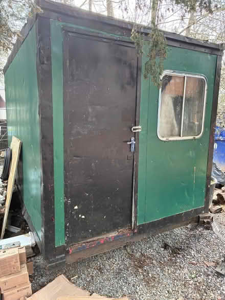 Photo of free Storage unit/Porta cabin (Reigate RH2) #1
