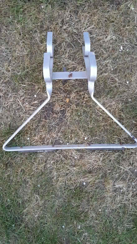 Photo of free metal rack (Loughton IG10) #1