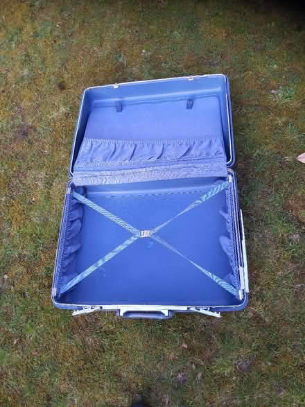 Photo of free Samsonite suitcase (Gorse Hill GU22) #2