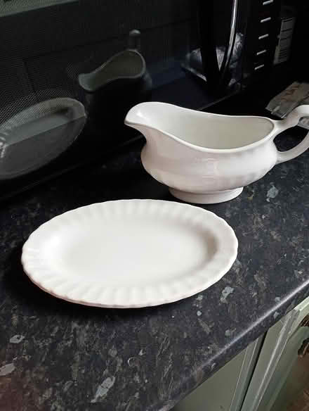 Photo of free Gravy boat with drip dish (Cowley Oxford) #2