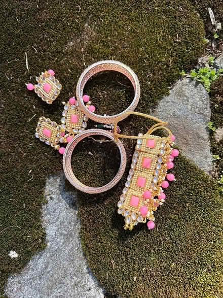 Photo of free Costume jewelry (Bronxville) #1