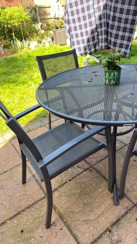 Photo of free Outdoor table and chairs (TW10 HAM) #3
