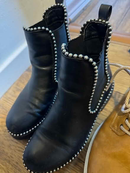 Photo of free Size 8 Shoes (BR3) #2