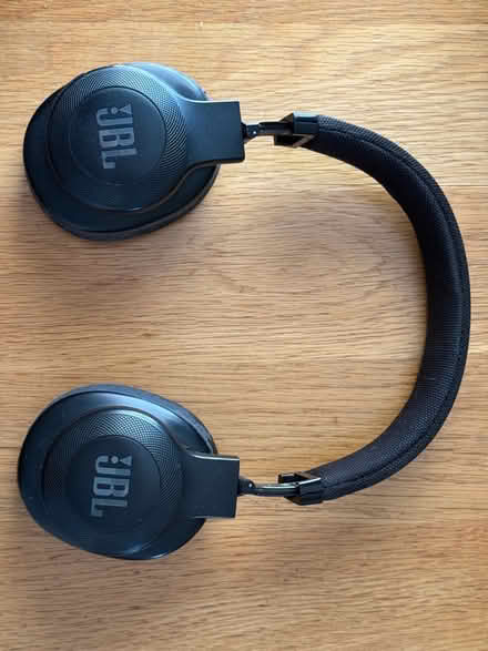 Photo of free JBL Bluetooth wireless headphones (Stobhill NE61) #1