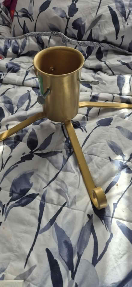 Photo of free Christmas tree stand (tooting) #1