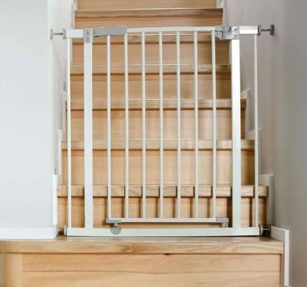 Photo of Baby stair gate (Fairfield LA1) #1
