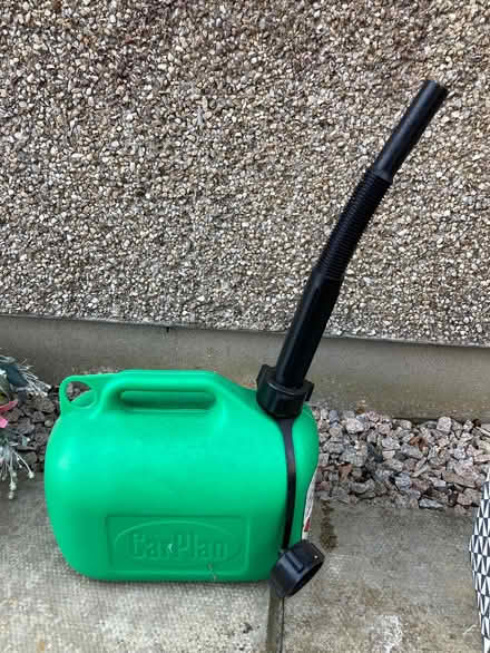 Photo of free 5 litre petrol can. (Barnhill DD5) #1