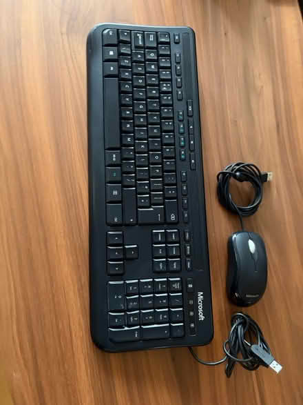 Photo of free Microsoft keyboard and mouse (Dennistoun G31) #1
