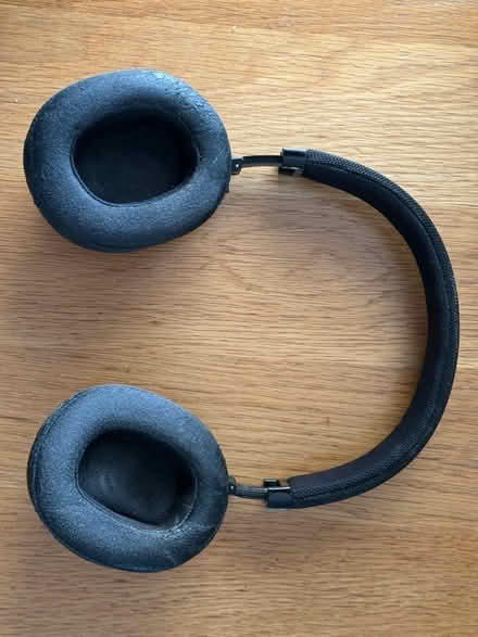 Photo of free JBL Bluetooth wireless headphones (Stobhill NE61) #2