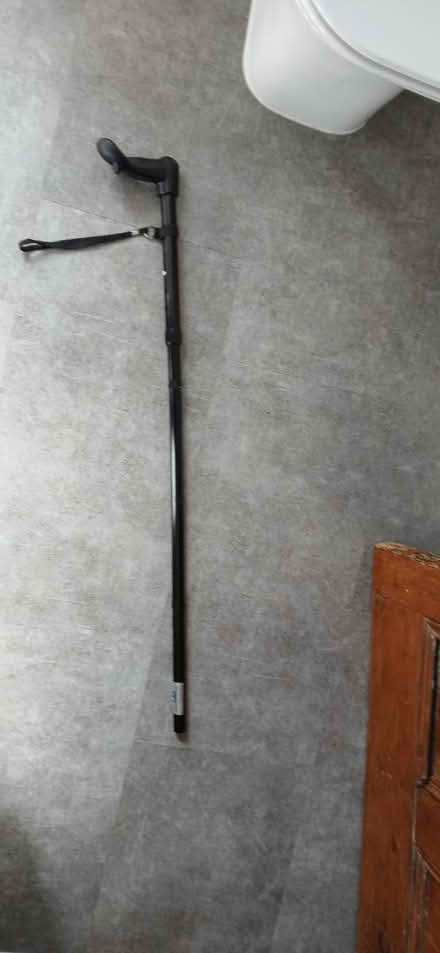 Photo of free Folding Right Handed Walking Stick (BS16) #1