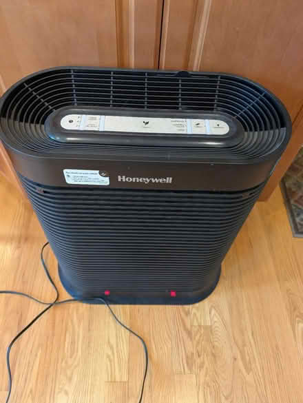 Photo of free HEPA air purifier for large rooms (East Watertown) #1