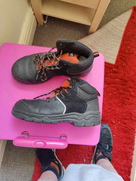 Photo of free Mens work boots (SK4 Heaton chapel) #2