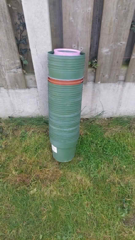 Photo of free Plant pots (Castaheany) #1