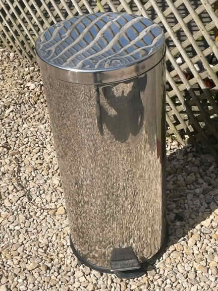 Photo of free Kitchen waste bin (Winterbourne Monkton SN4) #1
