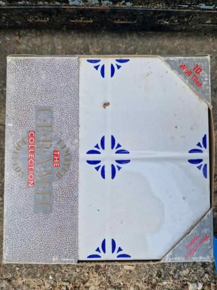 Photo of free Wall Tiles (Cutteslowe OX2) #1