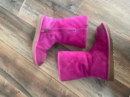 Photo of free Uggs sz6 (Mechanicsville) #1