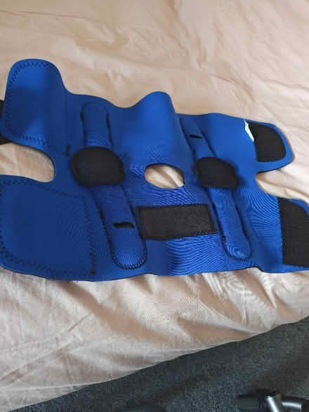 Photo of free knee brace to fit small adult (Dairy Lane Estate DH4) #2