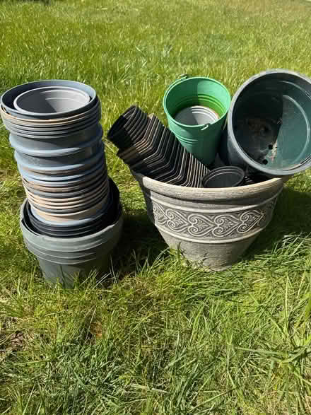 Photo of free Selection of plastic pots (IP13) #1