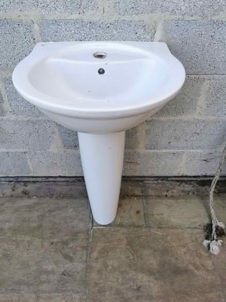 Photo of free Bathroom pedestal. (Stratton on the Fosse BA3) #1
