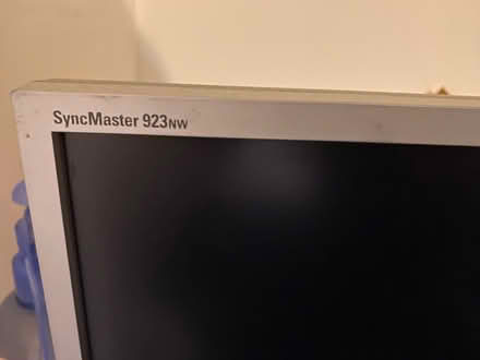 Photo of free Samsung 19” monitor and multi media keyboard speakers mous (Isfield TN22) #4