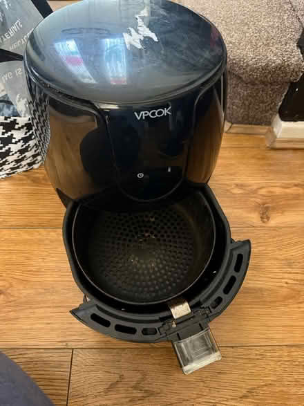 Photo of free Airfryer (Luton LU2) #2