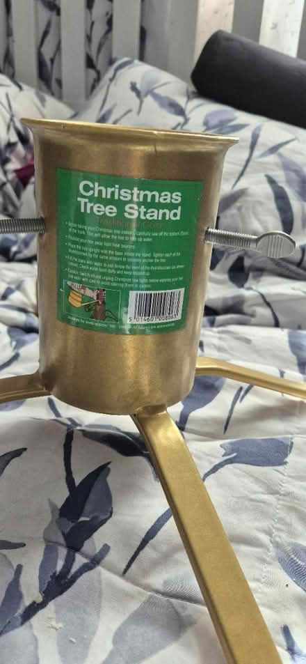 Photo of free Christmas tree stand (tooting) #2