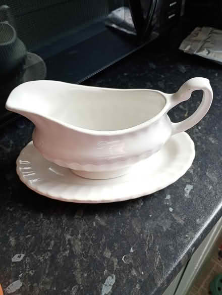 Photo of free Gravy boat with drip dish (Cowley Oxford) #1