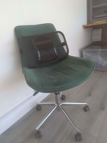 Photo of free Green plush office swivel chair (Woodyates SP5) #1