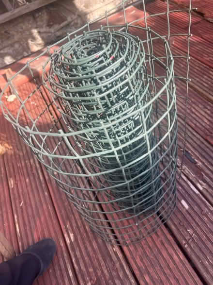 Photo of free Green plastic wire fencing (Bs30) #1