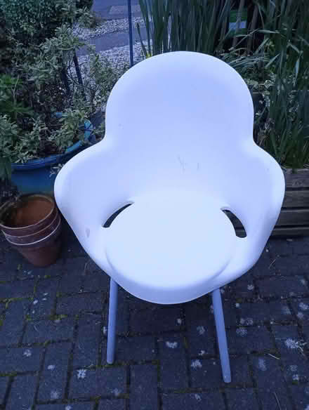 Photo of free White plastic chair (Craigleith EH4) #1
