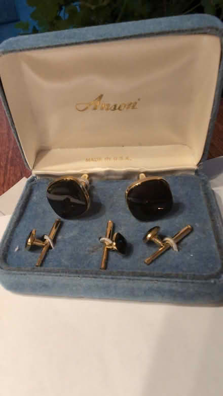 Photo of free Set for Tuxedo (Trafalgar/River Oaks, Oakville) #1