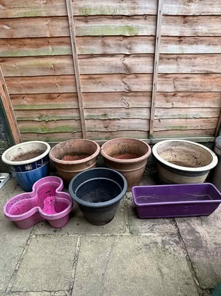 Photo of free 4 big, 1 medium and 2 smaller pots (Brent NW2) #1