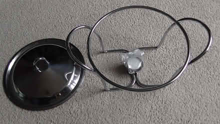 Photo of free serving bowl stand, lid and tealight (St Albans AL4) #1