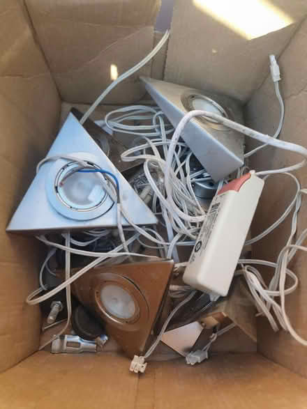 Photo of free Under cupboard lights (HP17 Haddenham) #2