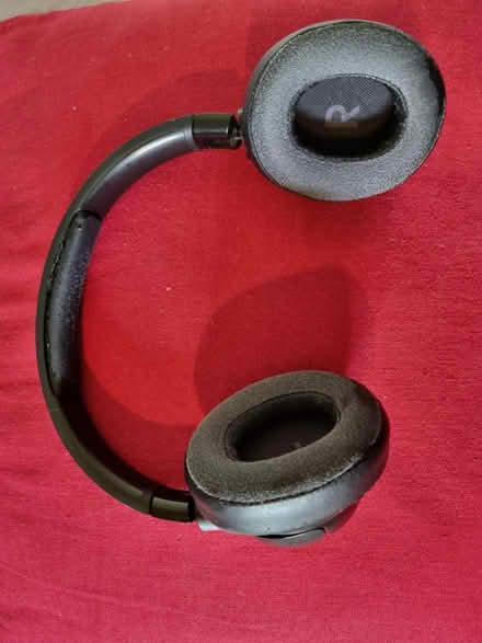 Photo of free Jbl Bluetooth over head phones (SE20) #1