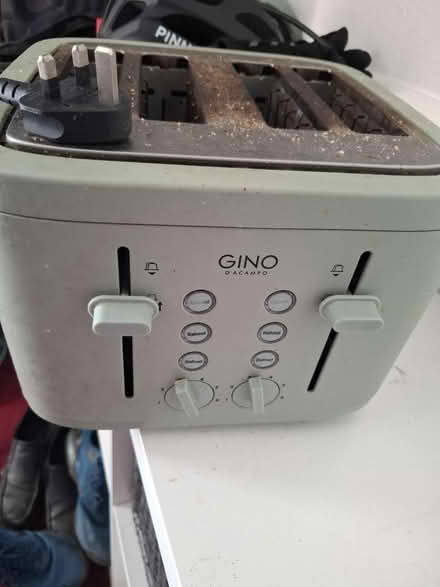 Photo of free 4 slice toaster (ME20) #2