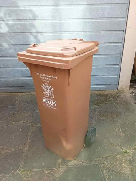 Photo of free Empty brown wheelie bin (Welling DA16) #1