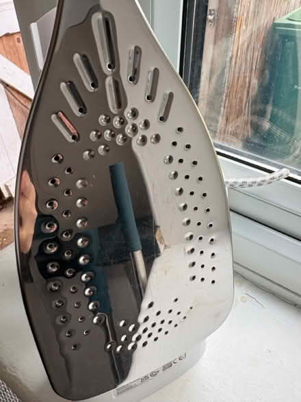 Photo of free Working iron (Kt100lq) #2