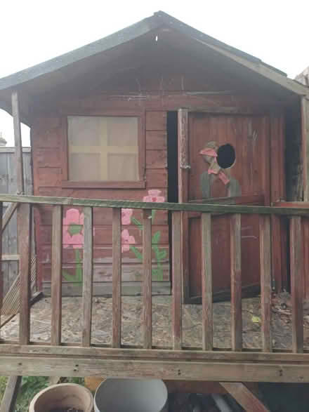 Photo of free Wooden children's play house (Kt151UJ) #1