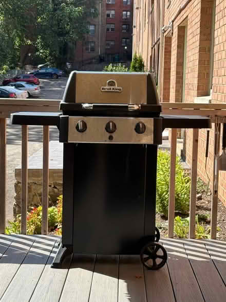 Photo of free Broil King grill (Cleveland Park) #1