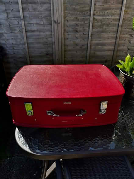 Photo of free vintage suitcase (TN2 3HT) #1
