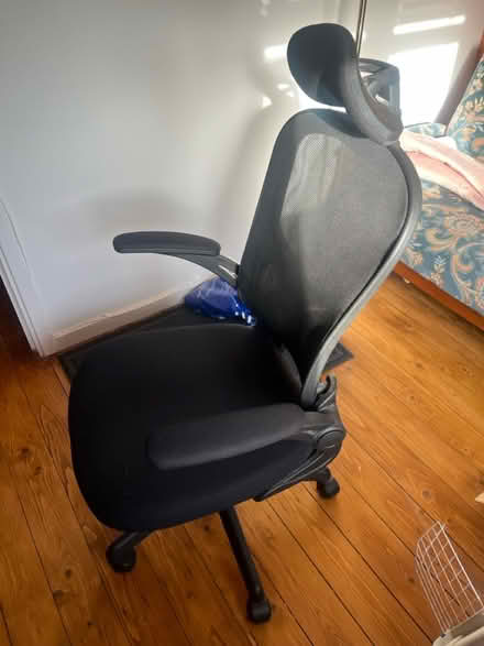 Photo of free Poorly assembled computer chair (New Cross SE14) #1