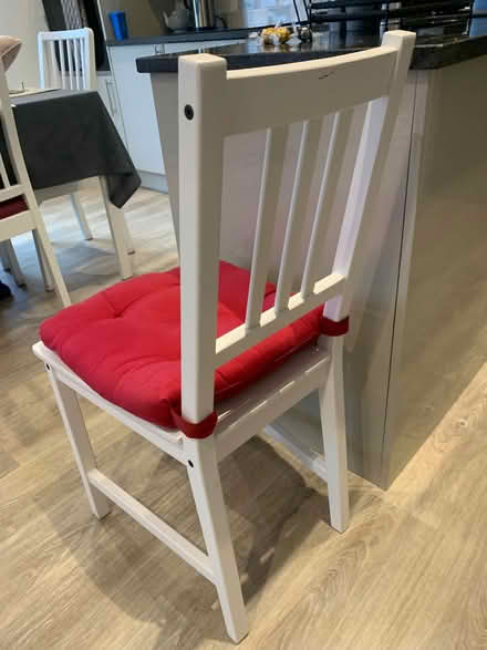 Photo of free Single white chair (New Mills SK22) #2