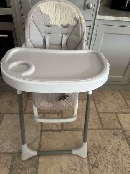 Photo of free Baby highchair for feeding / weaning (Chigwell IG7) #4