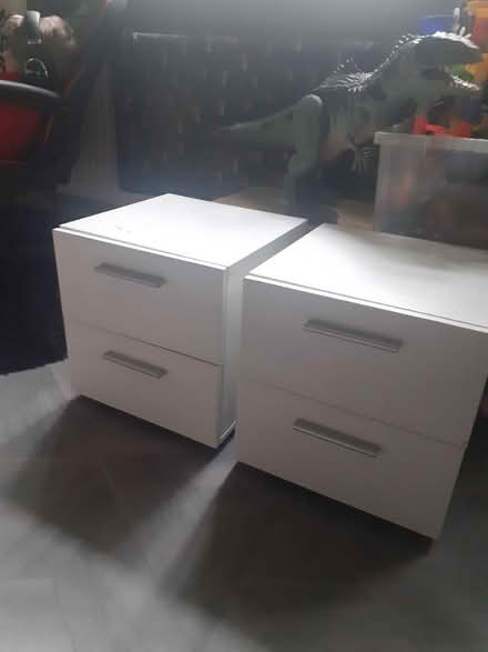 Photo of free white bedside cabinets (Keighley) (Keighley bd20) #1