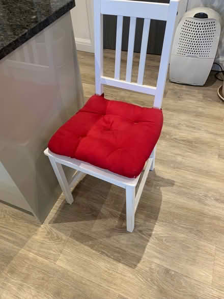 Photo of free Single white chair (New Mills SK22) #1