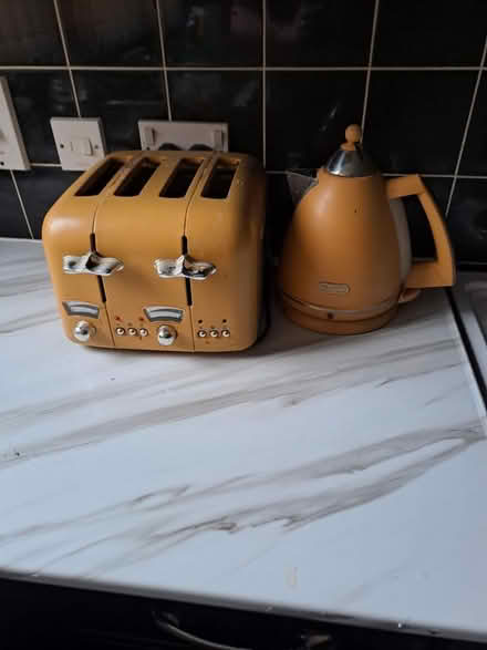 Photo of free Yellow kettle and toaster (S137TR) #1