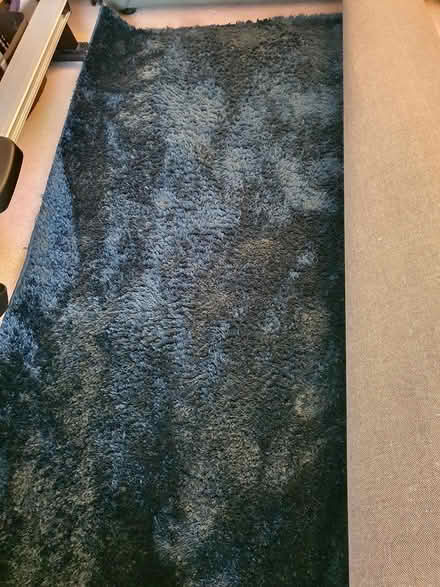 Photo of free Large dark blue, deep pile rug (Ickleford. Sg5) #2