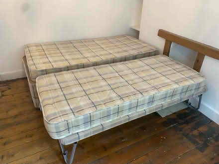 Photo of free Single bed with pull-out mattress (Brixham TQ5) #3